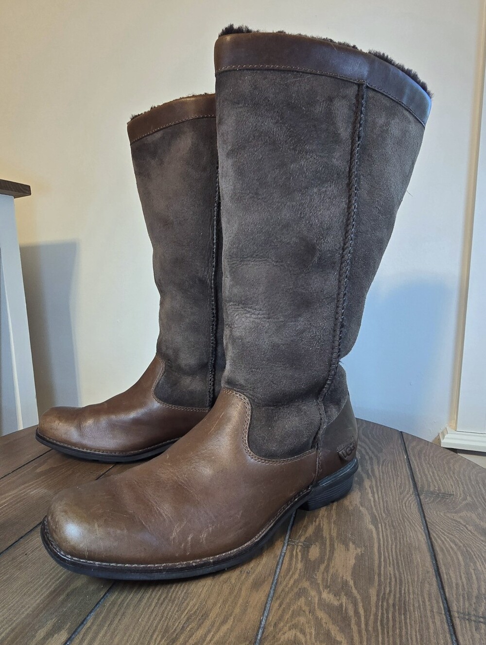 UGG Australia Brooks Tall Style #5594 Leather Boots Size 10